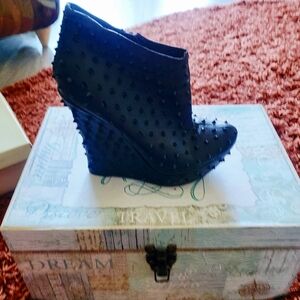 Spiked Wedge